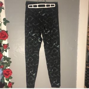 OLD NAVY COMPRESSION LEGGINGS